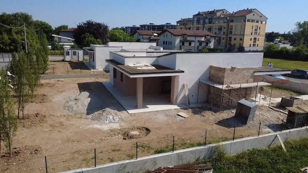 4 room luxury Villa for sale in Pordenone, Italy - Vista 3