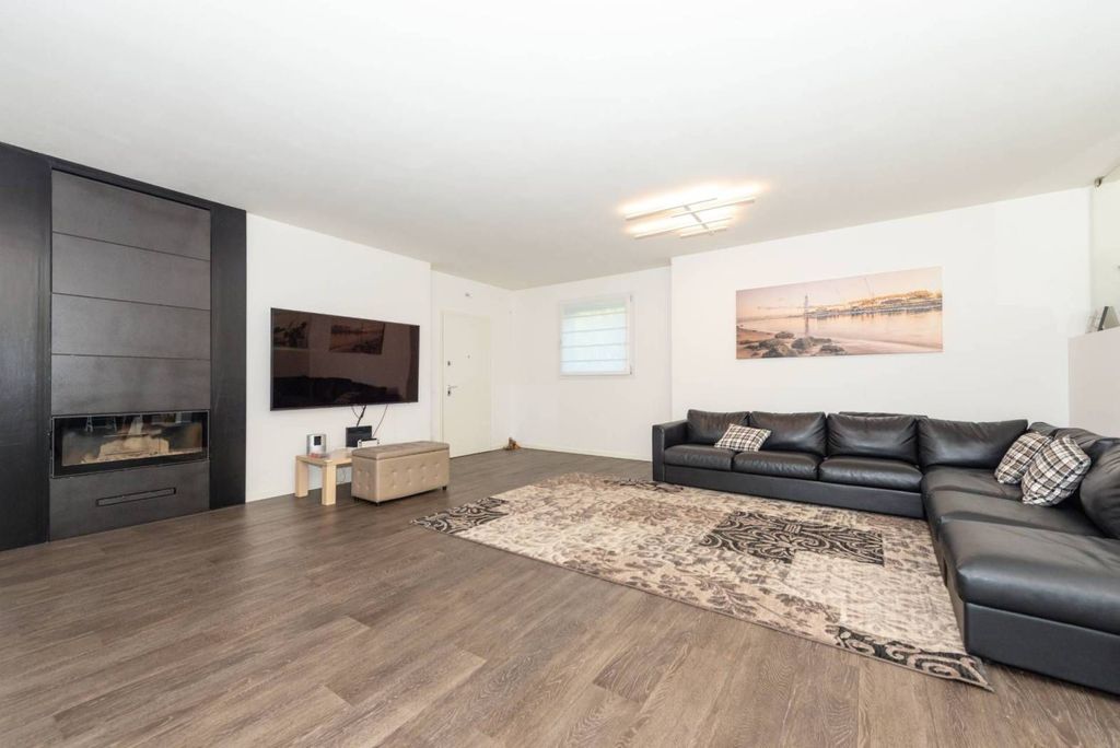Luxury Villa for sale in Via Arno, 29, Jesolo, Venice, Veneto - View 3