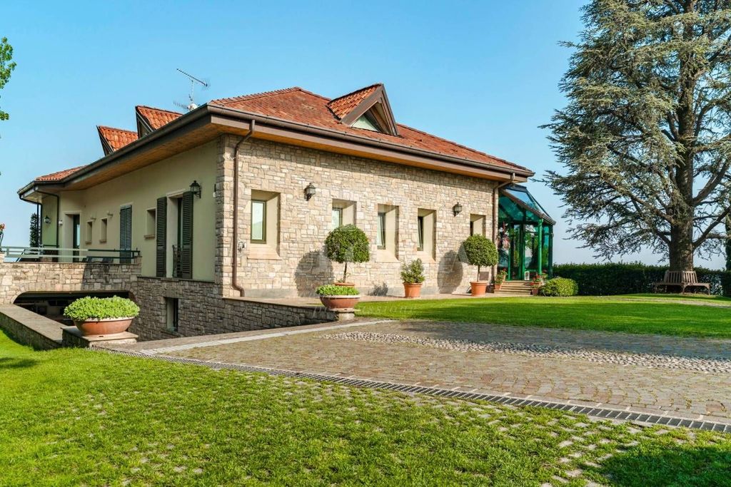 Luxury Villa for sale in Via Rosario, Polpenazze del Garda, Lombardy - View 3