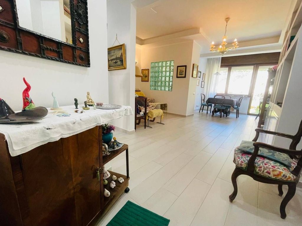 4 room luxury Flat for sale in Via Alessandro Manzoni, Naples, Campania - Vista 3