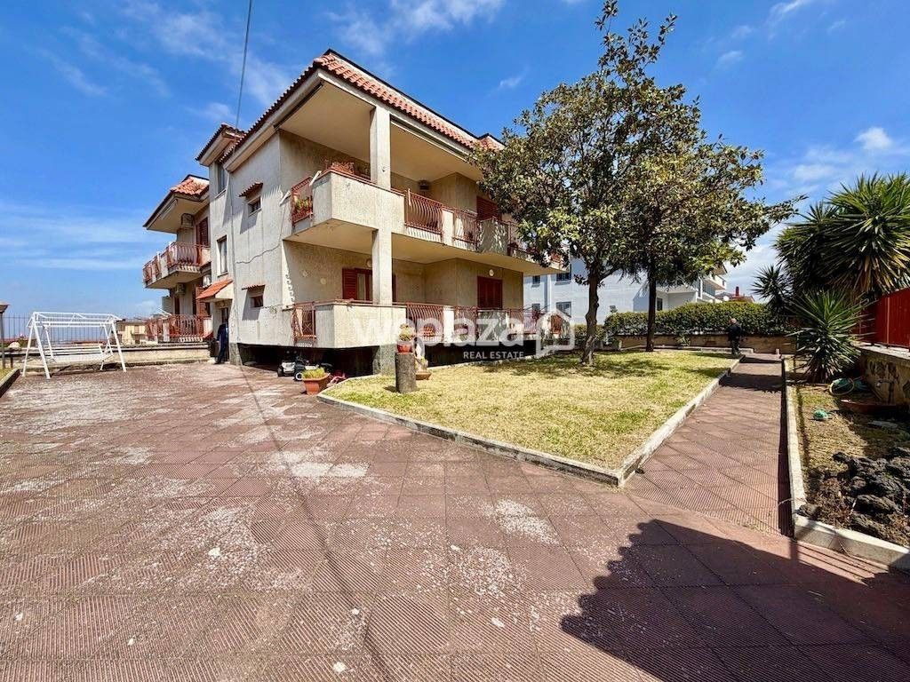 Luxury Villa for sale in Via Ugo Foscolo, Pollena Trocchia, Campania - Vista 3