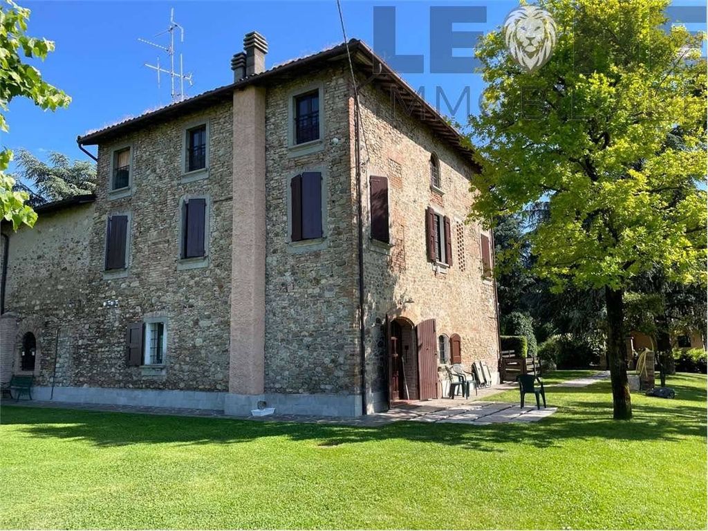 Luxury Villa for sale in via beslan, Vignola, Provincia di Modena, Emilia-Romagna - Vista 3