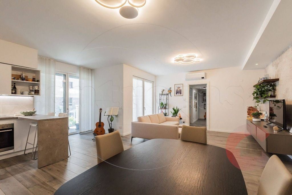 3 room luxury Apartment for sale in Via della Concordia, Busto Arsizio, Lombardy - Vista 3