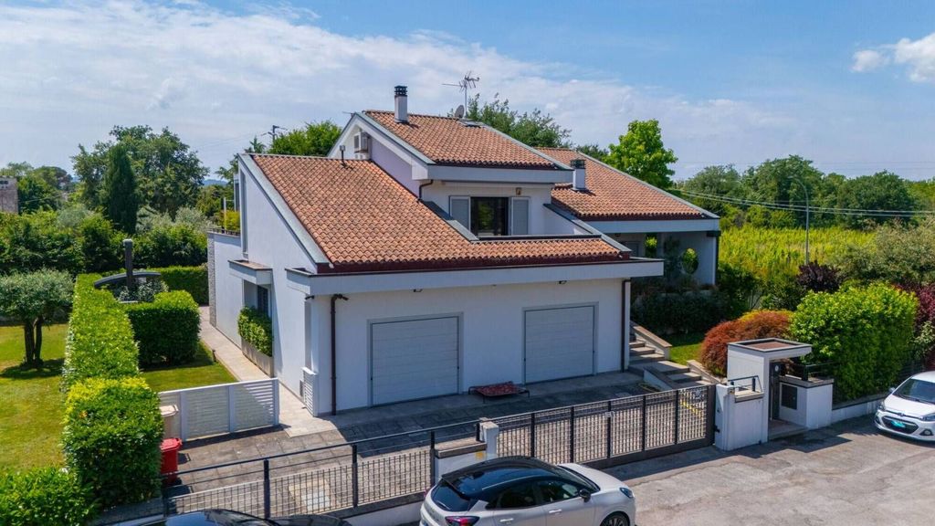 Luxury Villa for sale in Via Tomba, Forlì, Provincia di Forlì-Cesena, Emilia-Romagna - Vista 3
