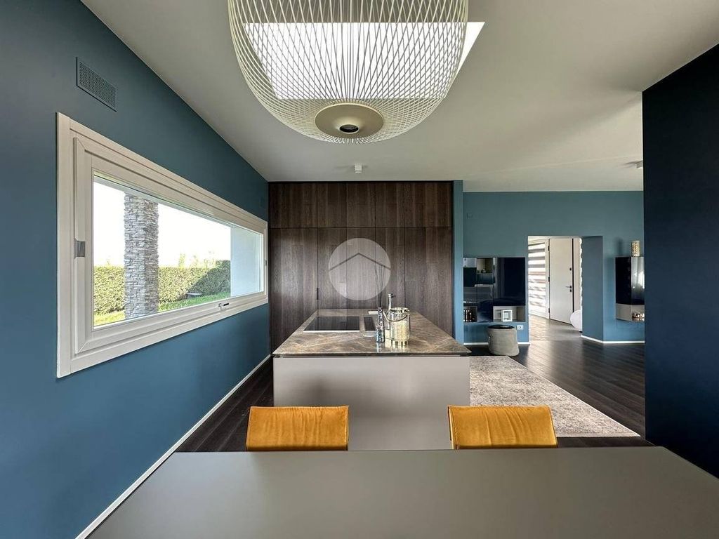 5 room luxury Villa for sale in Via Italo Calvino, 26, Mairano, Provincia di Brescia, Lombardy - Vista 3