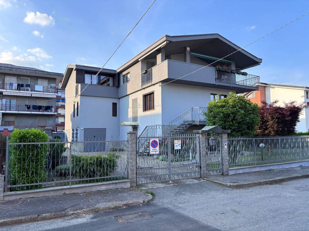 6 bedroom luxury Villa for sale in Via Gribaudia, 11, Settimo Torinese, Province of Turin, Piedmont - View 3