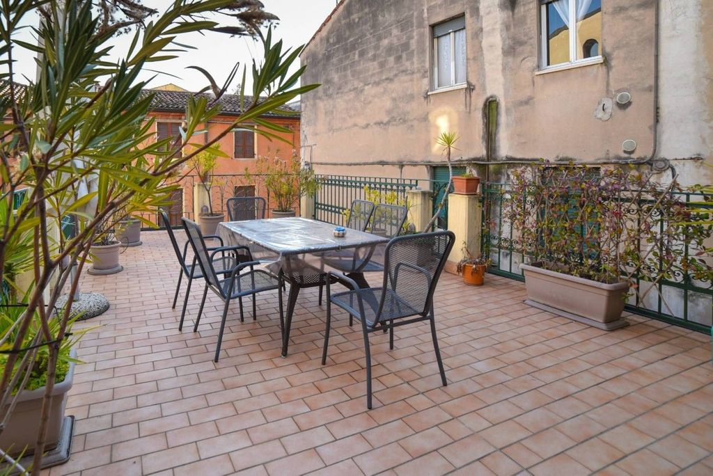 Casa – Verona, Città antica, Centro storico - Vista 3