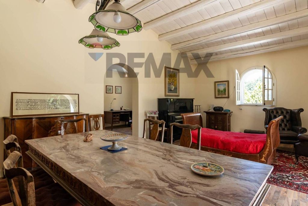 Luxury Villa for sale in Via Fisicara, 74, Caltagirone, Catania, Sicily - View 3
