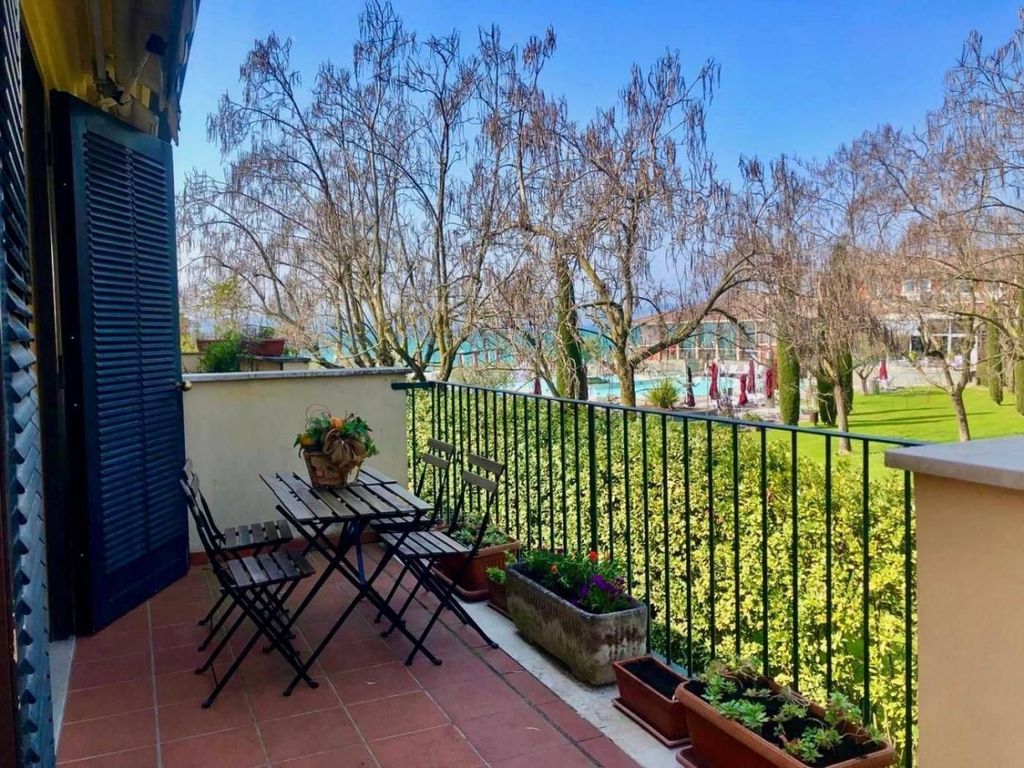2 room luxury Flat for sale in Via Vittorio Emanuele II, 1, Sirmione, Lombardy - Vista 4