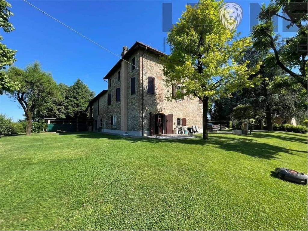 Luxury Villa for sale in via beslan, Vignola, Provincia di Modena, Emilia-Romagna - Vista 4