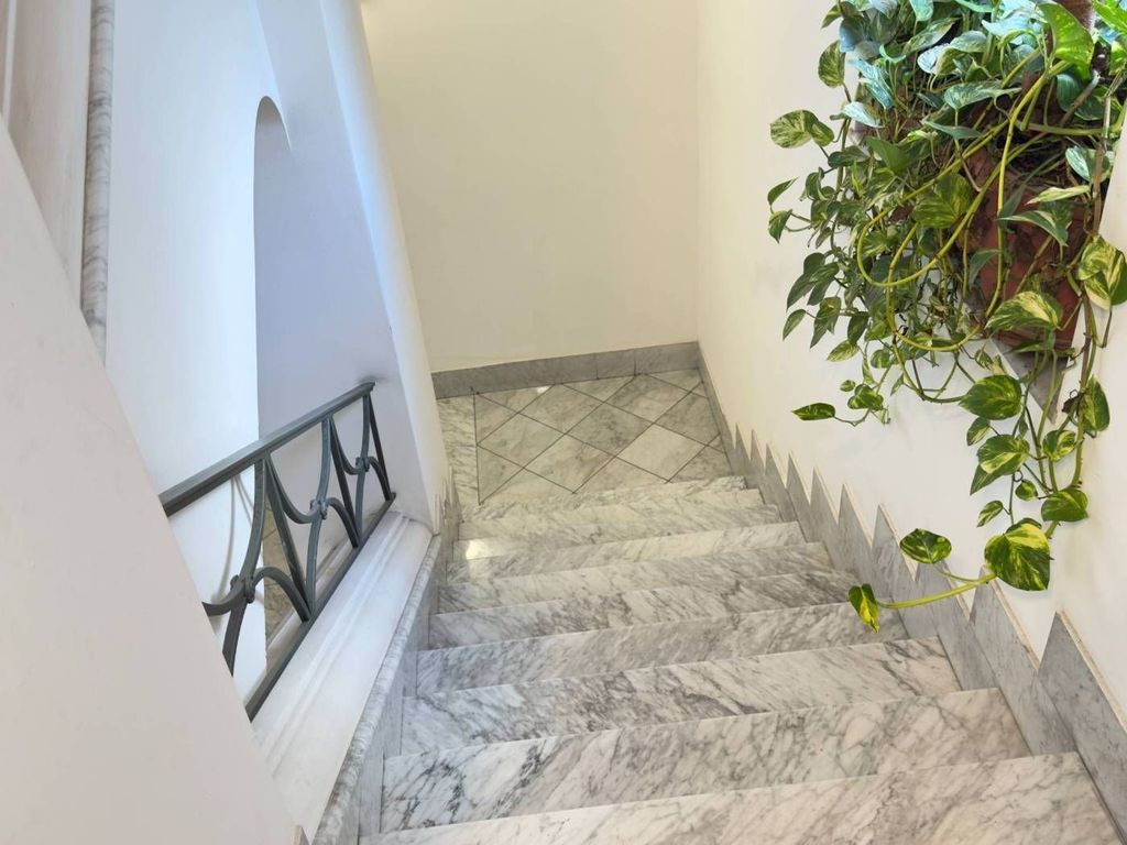 7 bedroom luxury Flat for sale in Salerno, Italy - Vista 4