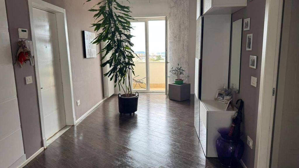 Luxury Flat for sale in Via Domenico Fontana, Naples, Campania - Vista 4