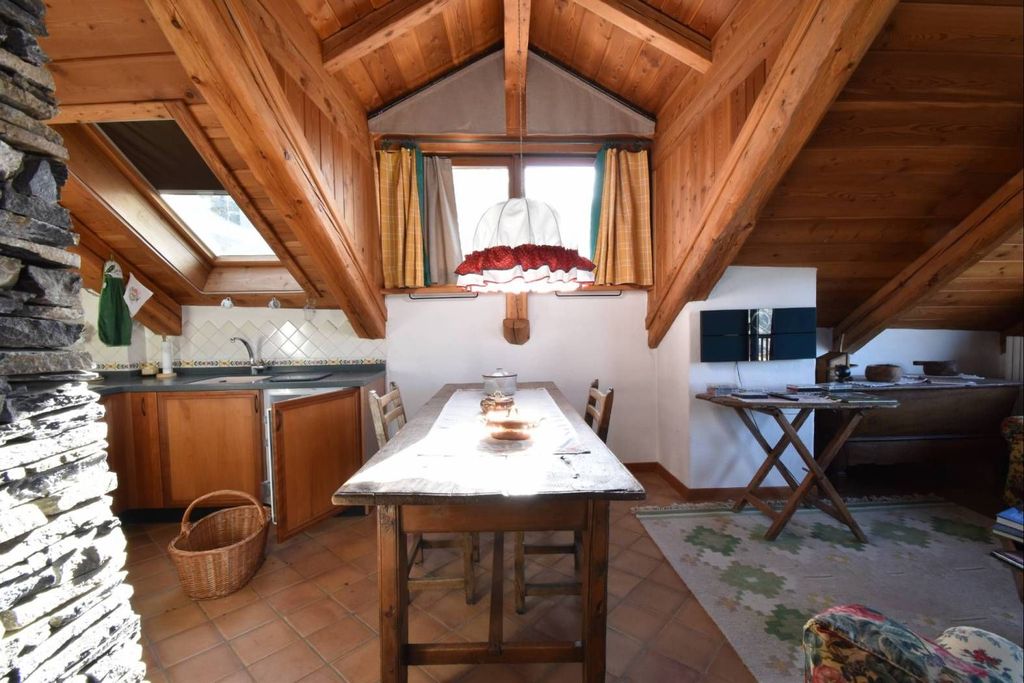 3 room luxury Flat for sale in Frazione Champlas Seguin, 13, Cesana Torinese, Piedmont - Vista 4