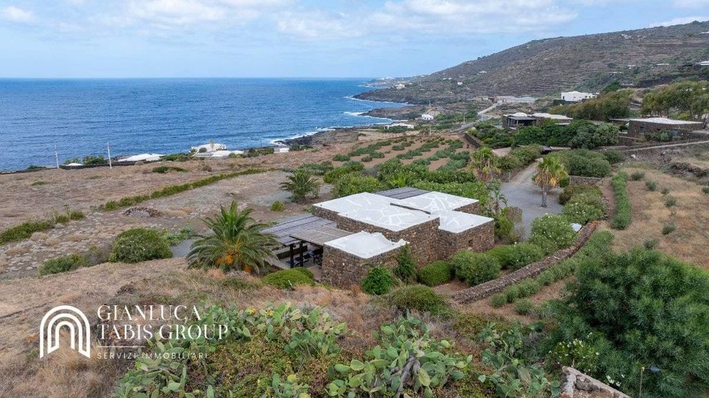 House in Pantelleria - View 4