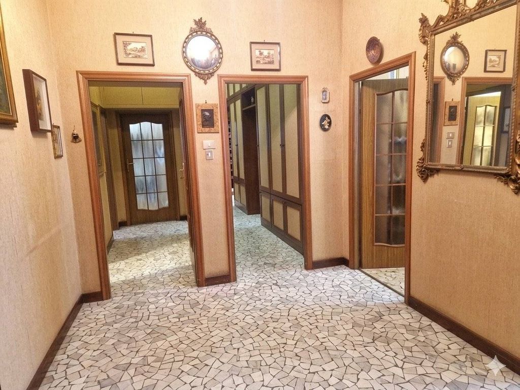 5 room luxury Apartment for sale in Via Sant'Eufemia, Milan, Lombardy - Vista 4