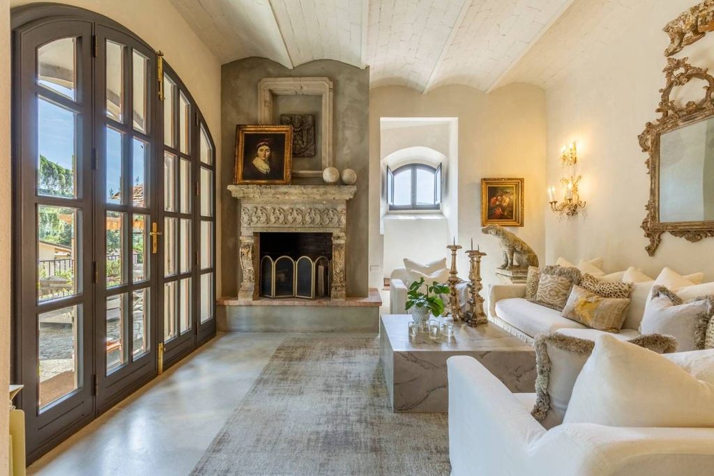 Luxury Villa for sale in Via Rocco Chinnici, 4, Castiglion Fiorentino, Tuscany - View 4