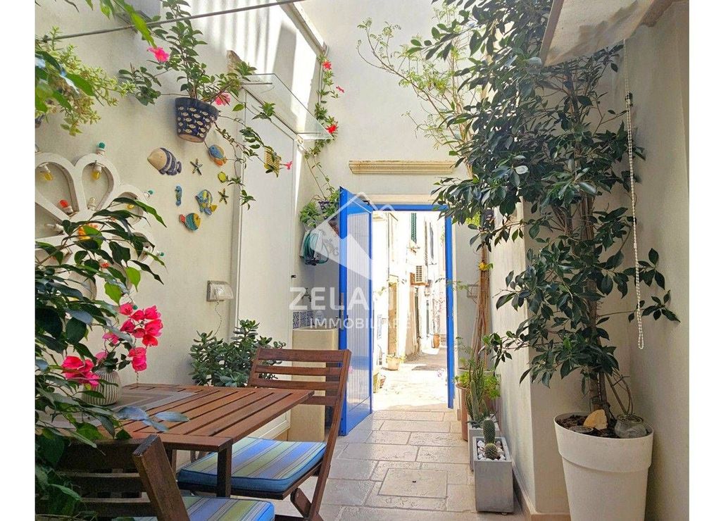 2 bedroom luxury House for sale in Via Giuseppe Melorio, Otranto, Provincia di Lecce, Apulia - View 4