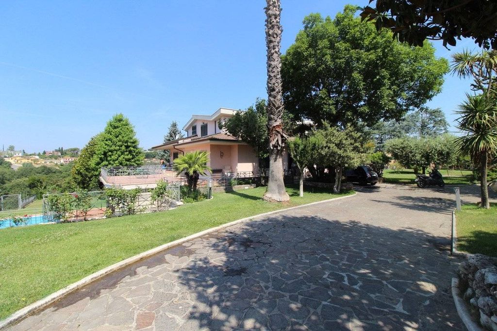 Luxury Villa for sale in Via Pian delle Ginestre, Sacrofano, Latium - Vista 4
