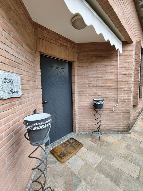 Luxury Villa for sale in Gallarate, Lombardy - View 4