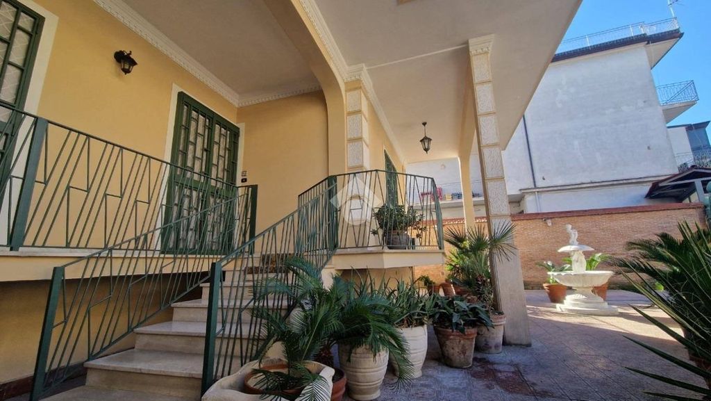 House in Frattamaggiore - View 4
