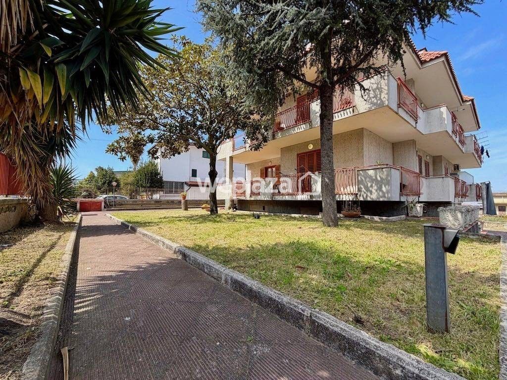 Luxury Villa for sale in Via Ugo Foscolo, Pollena Trocchia, Campania - Vista 4