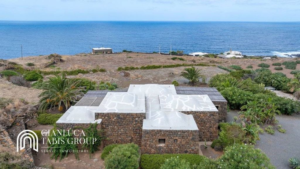 House in Pantelleria - View 5