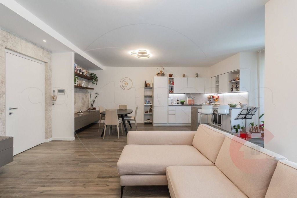 3 room luxury Apartment for sale in Via della Concordia, Busto Arsizio, Lombardy - Vista 5