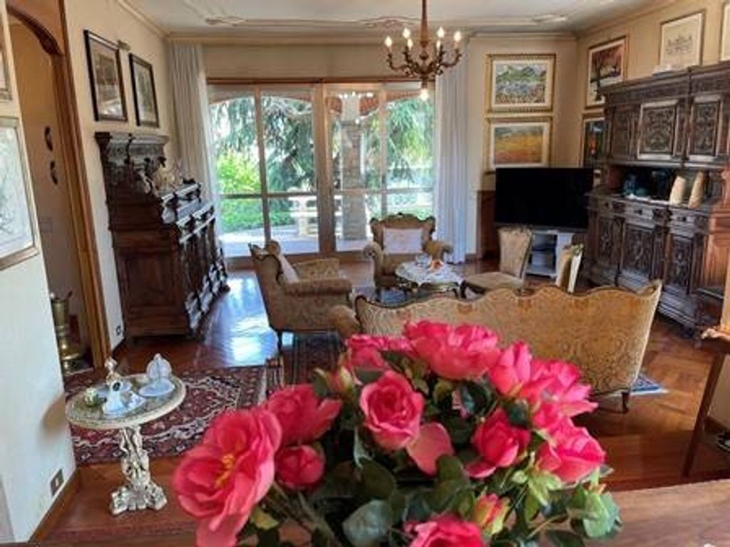 Luxury Villa for sale in Via Leon Battista Alberti, Carmagnola, Province of Turin, Piedmont - View 5