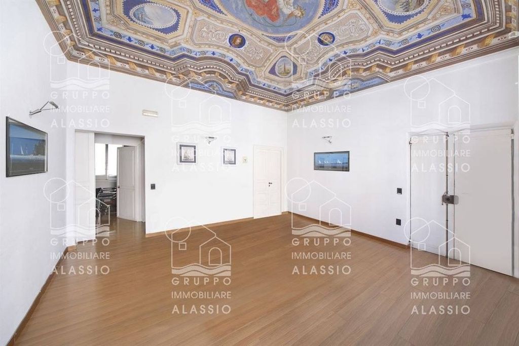 2 bedroom luxury Flat for sale in Via Torino, 25, 17021 Alassio SV, Italia, Alassio, Liguria - Vista 5