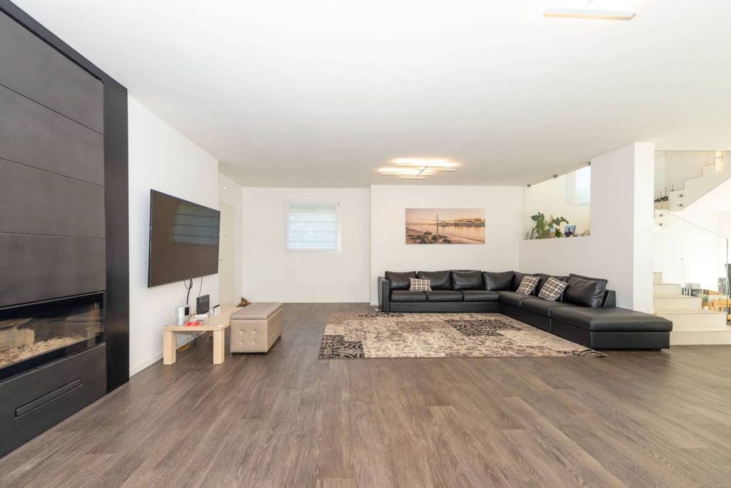 Luxury Villa for sale in Via Arno, 29, Jesolo, Venice, Veneto - View 6