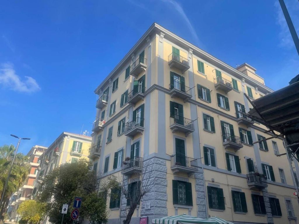 Apartment in Naples - More