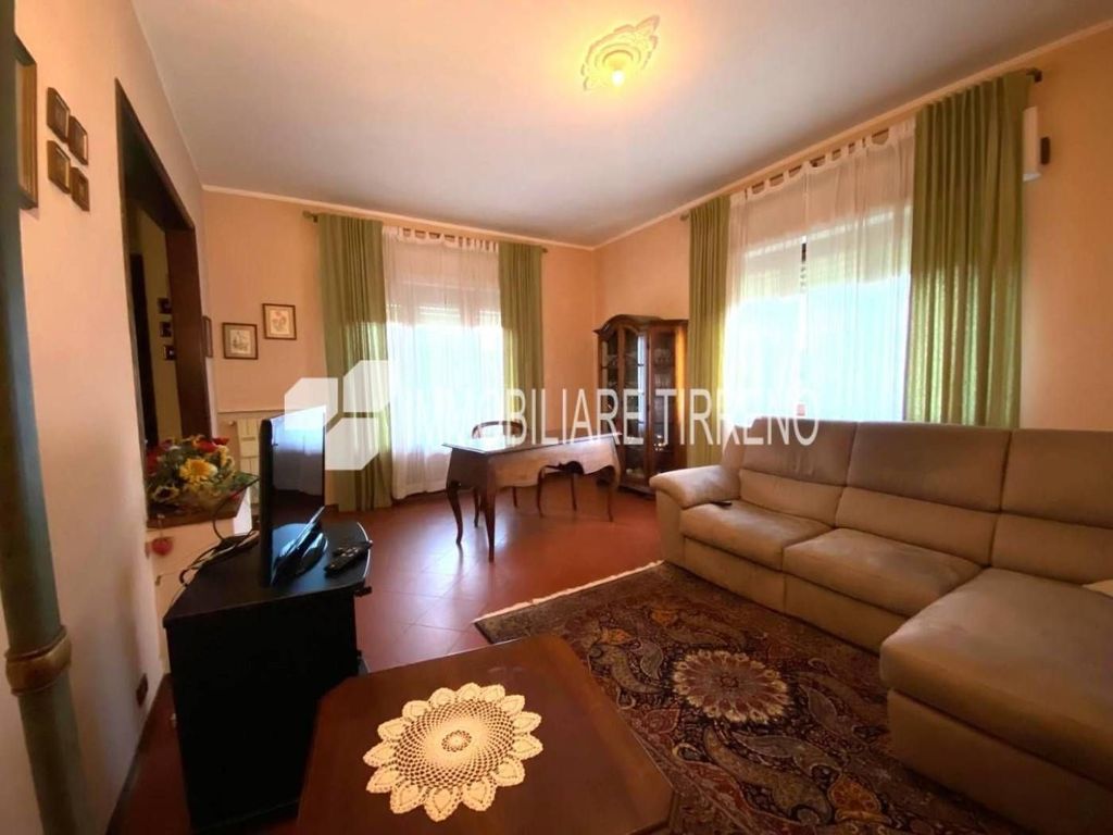 House in Massa, Rinchiostra, Marina di Massa - More