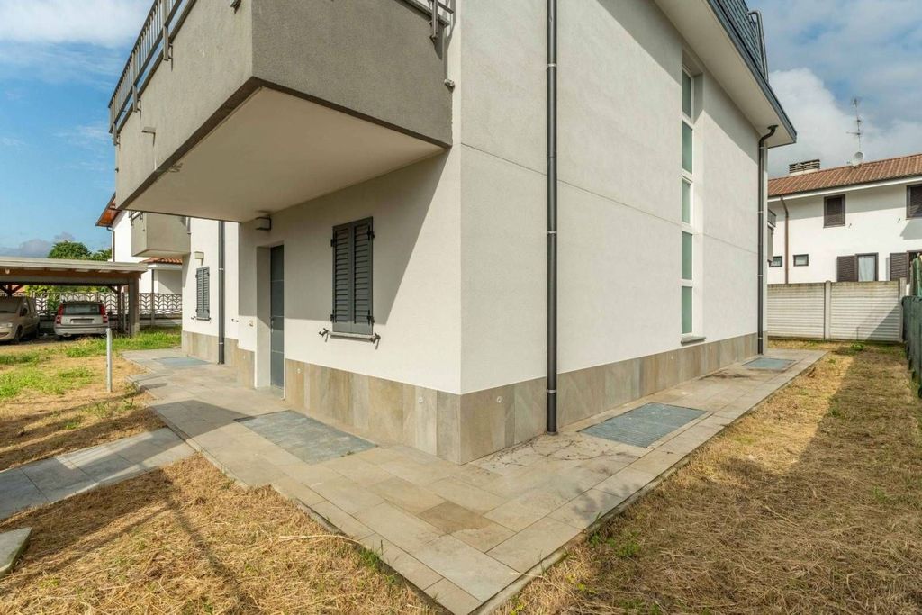 Luxury Villa for sale in Via Campo dei Fiori, Saronno, Provincia di Varese, Lombardy - View 6