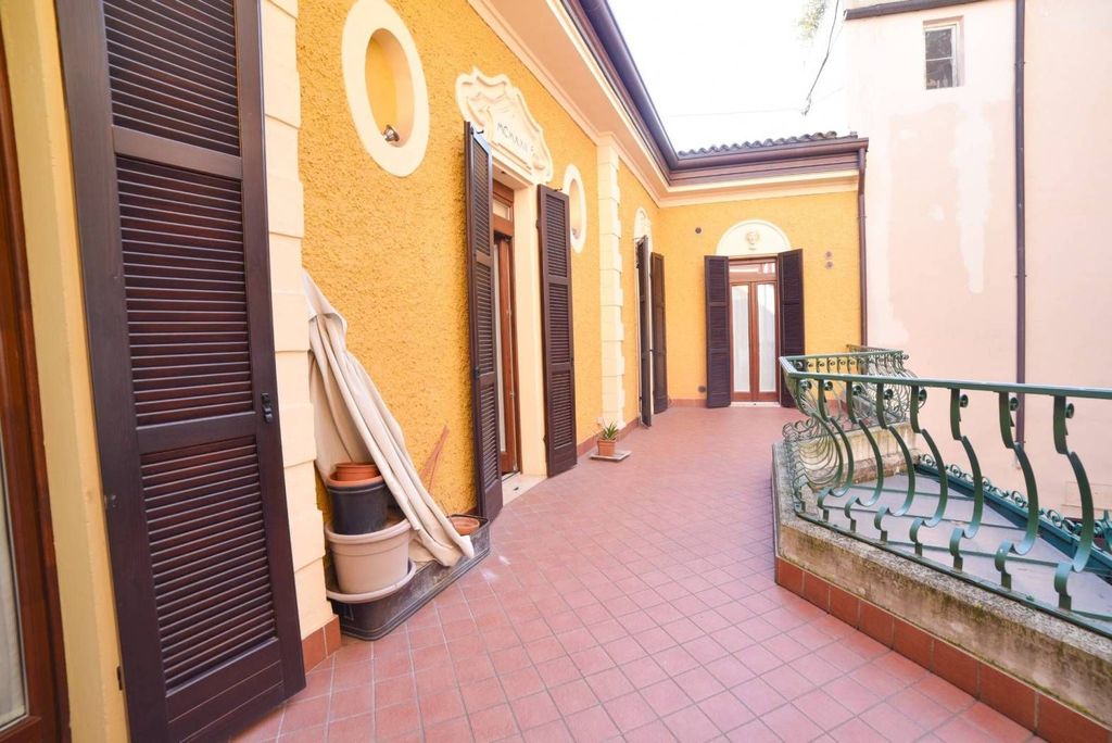 Casa – Verona, Città antica, Centro storico - Altro