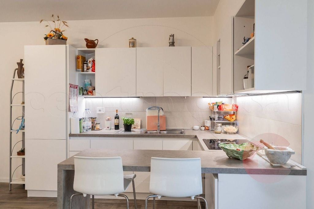 3 room luxury Apartment for sale in Via della Concordia, Busto Arsizio, Lombardy - Vista 6