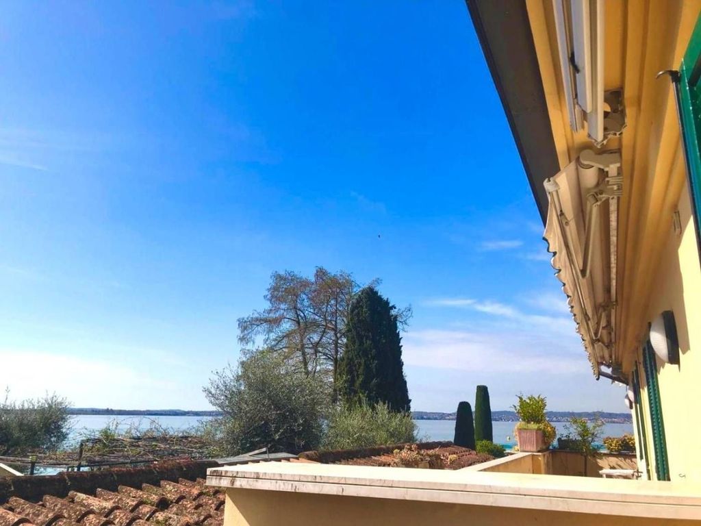 2 room luxury Flat for sale in Via Vittorio Emanuele II, 1, Sirmione, Lombardy - Vista 6