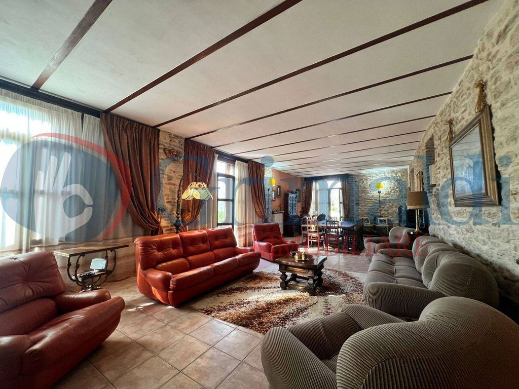 Luxury Villa for sale in via Giuseppe Garibaldi, Corciano, Provincia di Perugia, Umbria - Vista 6