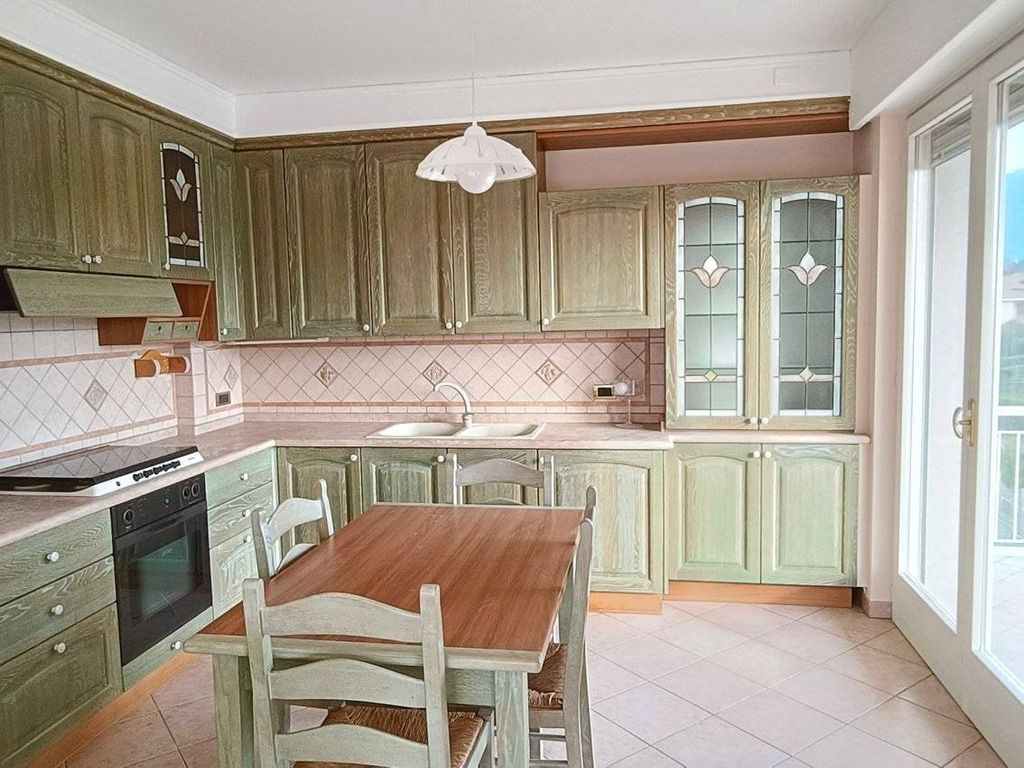 House in Roè Volciano - More