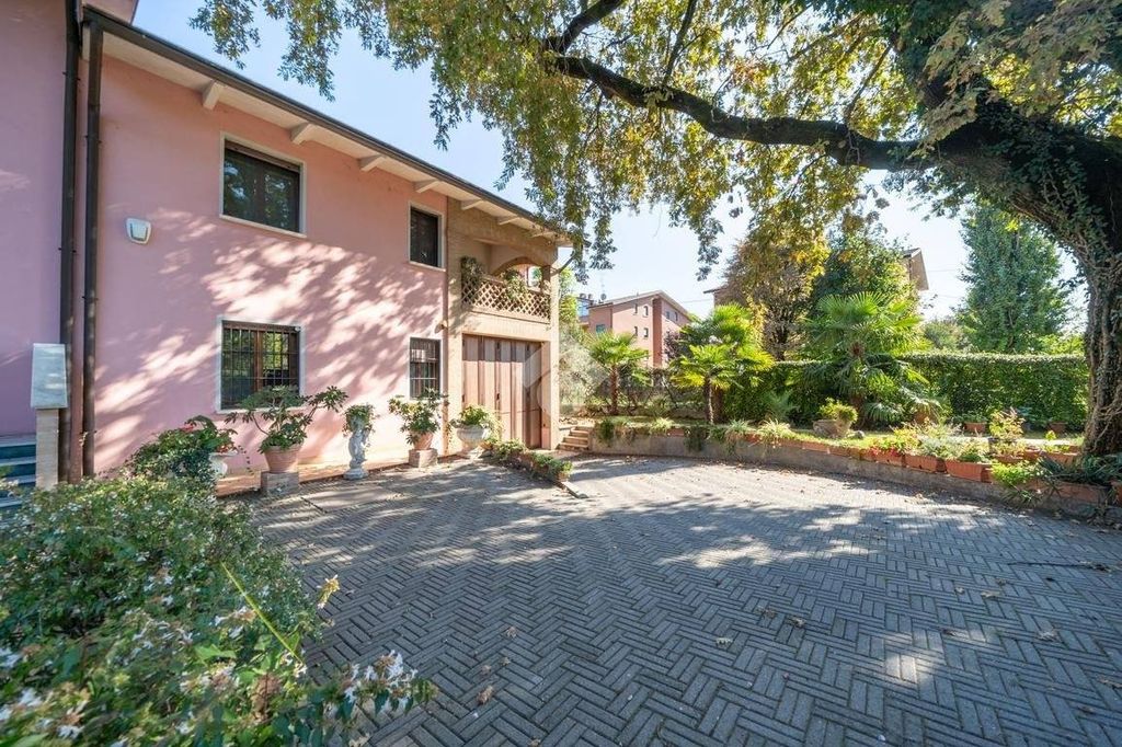 5 bedroom luxury Villa for sale in Via per Salvaterra, Rubiera, Provincia di Reggio Emilia, Emilia-Romagna - View 6