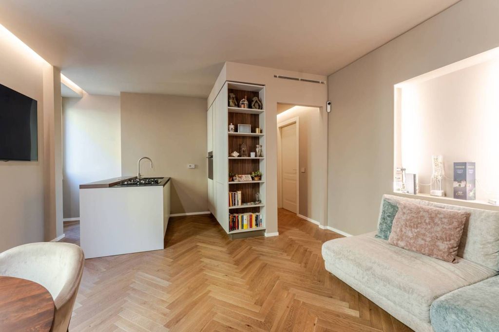 4 room luxury Apartment for sale in Via San Calocero, Milan, Lombardy - Vista 6