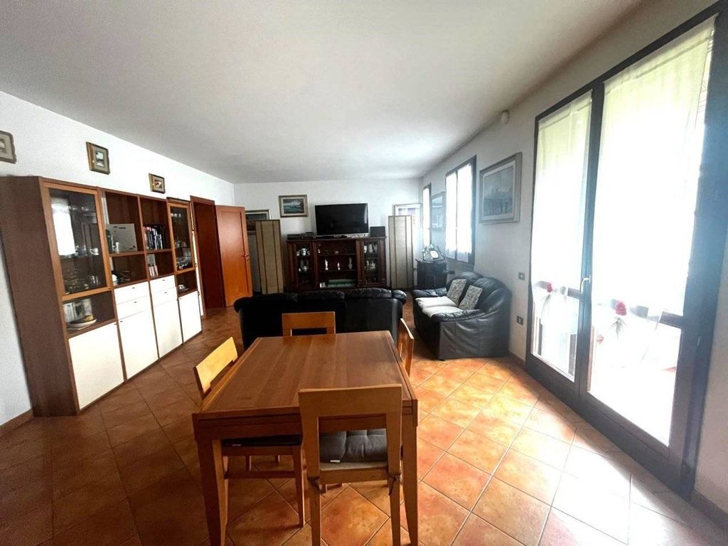 House in Campi Bisenzio - More