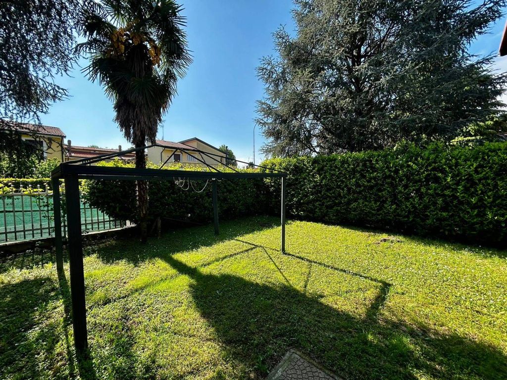 House in Trezzano sul Naviglio, Quartiere Marconi, Cascina Gaggia - More