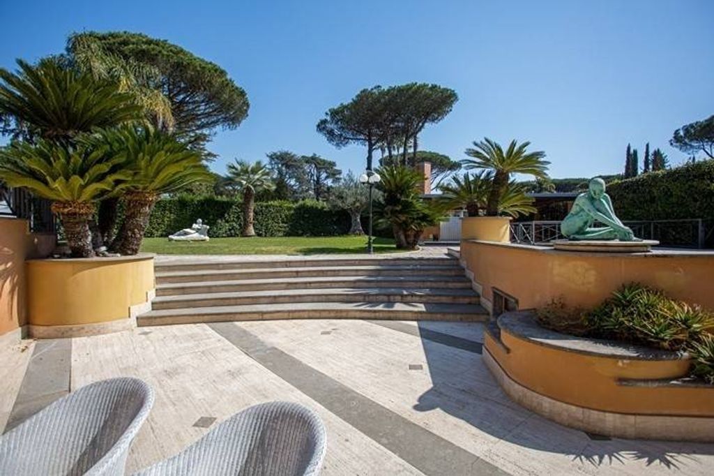 House in Rome - More