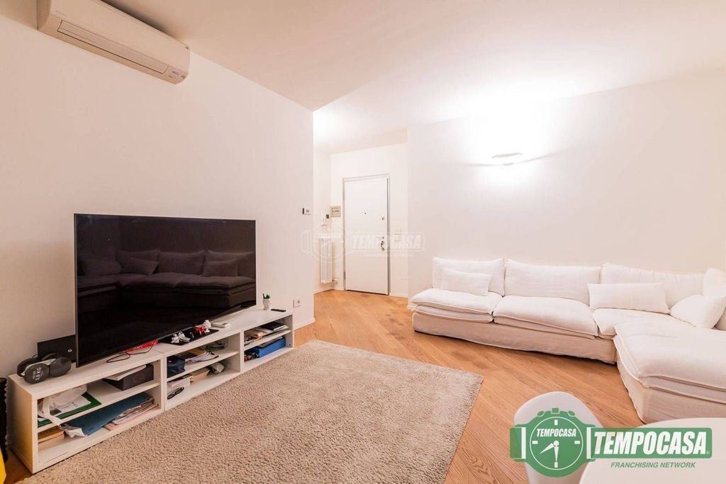 Apartment in San Donato Milanese - Altro