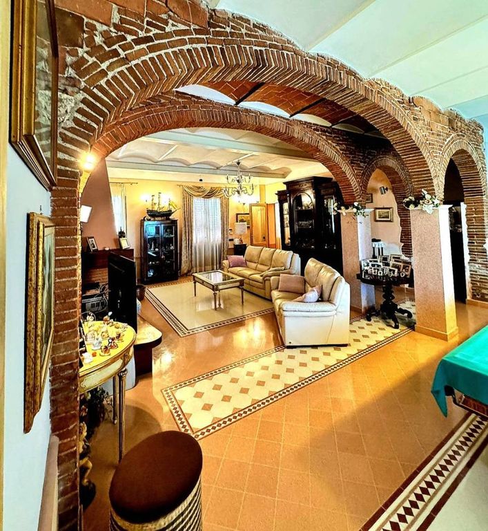 Luxury Villa for sale in Cascina, Italy - View 6
