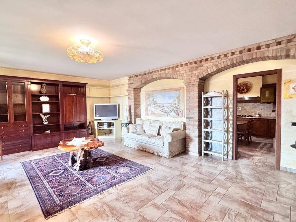 House in Vellezzo Bellini - More
