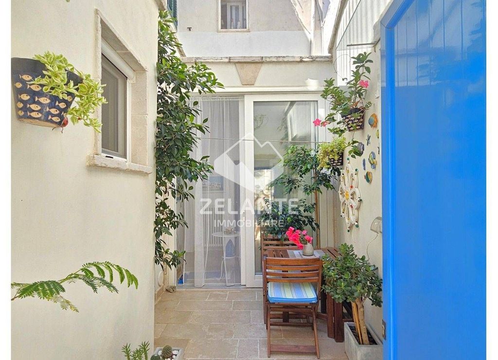 2 bedroom luxury House for sale in Via Giuseppe Melorio, Otranto, Provincia di Lecce, Apulia - View 6