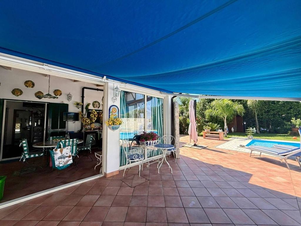 4 room luxury Villa for sale in Via Cigliano, Pozzuoli, Naples, Campania - View 6
