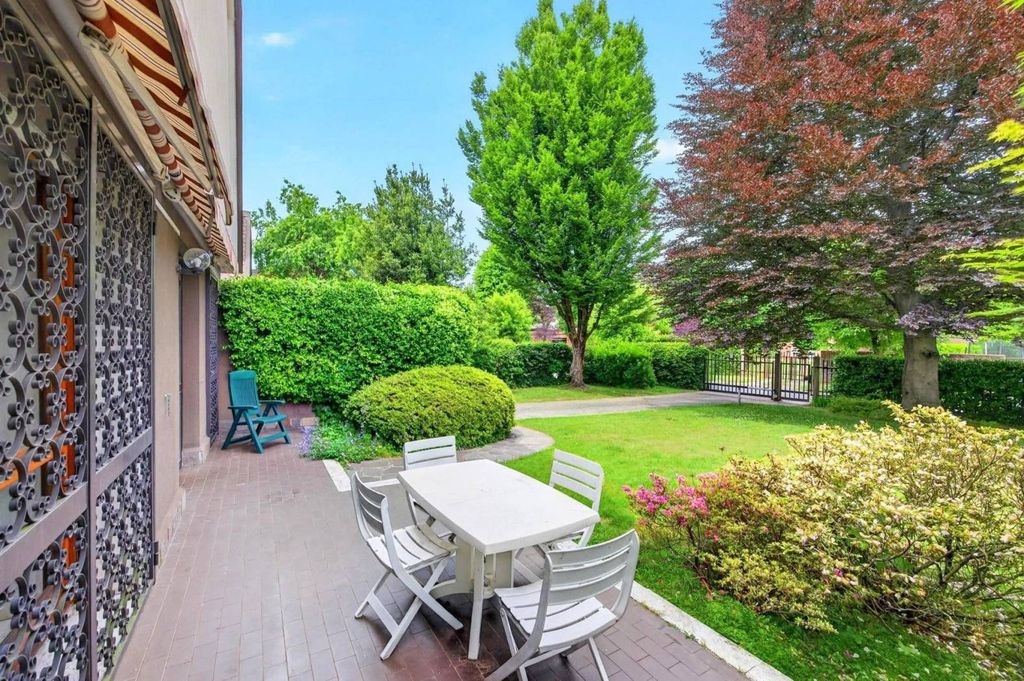 House in Arese - Altro