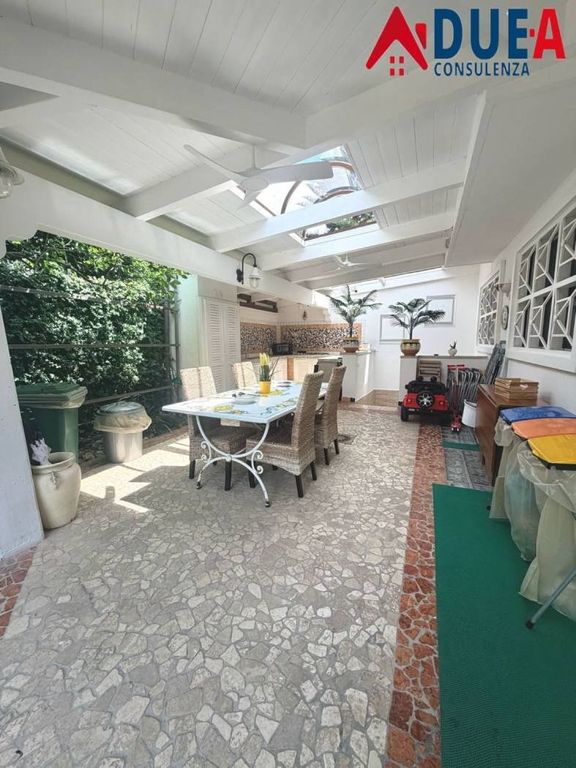 Luxury Villa for sale in Via Lago Patria, Giugliano in Campania, Campania - Altro
